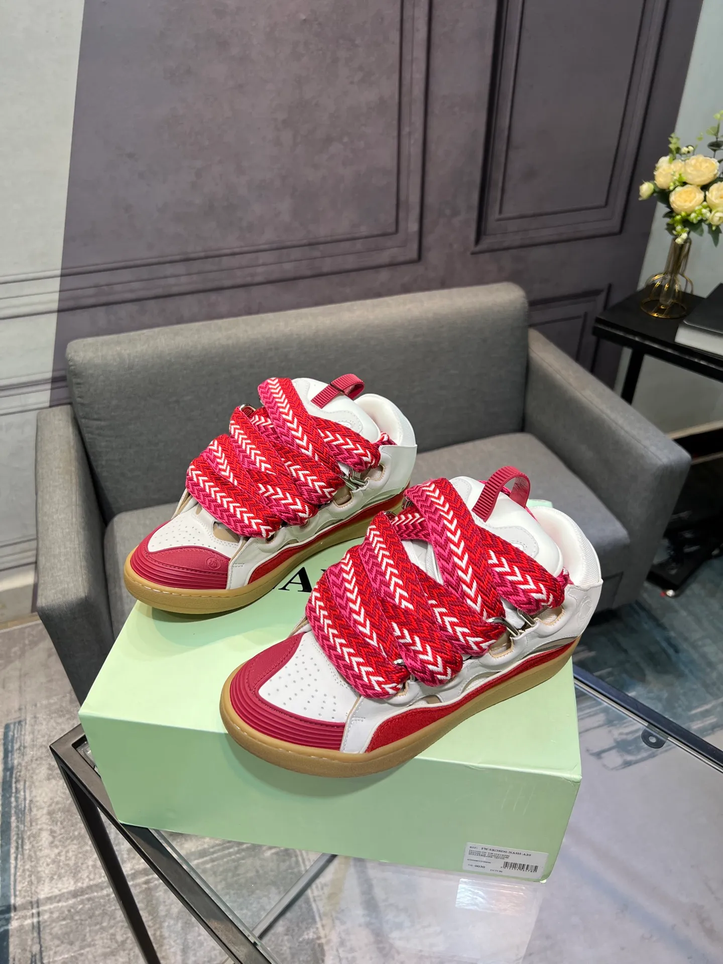 Men's men's shoes💰780 [LANVIN] Latest lace-up fashionable casual sneakers for couples High-quality CLAY couple series‼ ️ The latest trendy products of the season 🌈Many bloggers have planted grass and purchased the original open-mold customization. The upper and outsole are sewn with mark threads without edge sealing. Multiple material splicing combination design. Very versatile for fashionable and casual wear. Comfortable on the feet. Recommended for self-retention (upper cowhide + cow suede + breathable mesh) inner foot pad cowhide exclusive original open-mold clear logo rubber outsole ⚠️36-44 yards (45 custom-made)